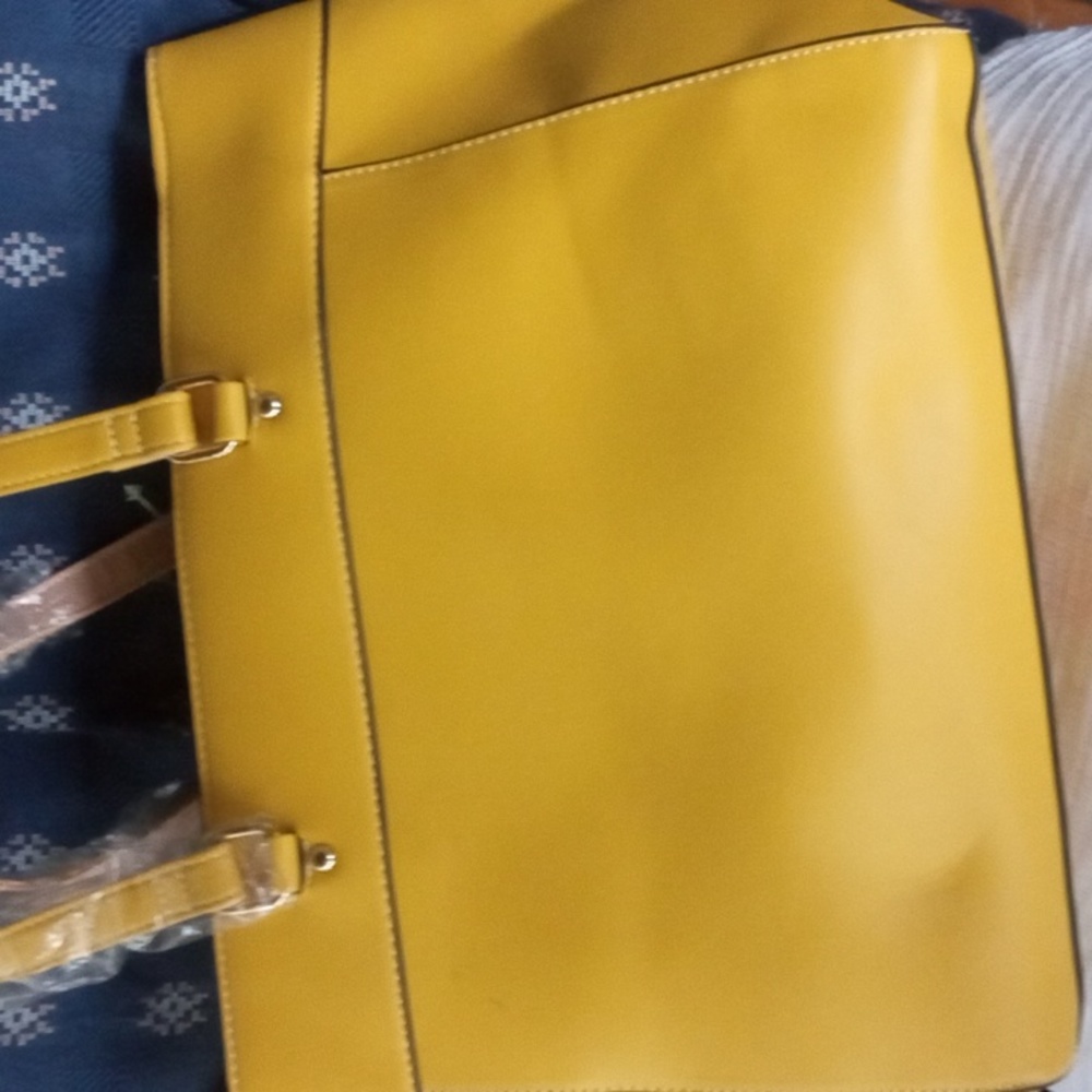 NWOT GOLD Handbag - Picture 4 of 4
